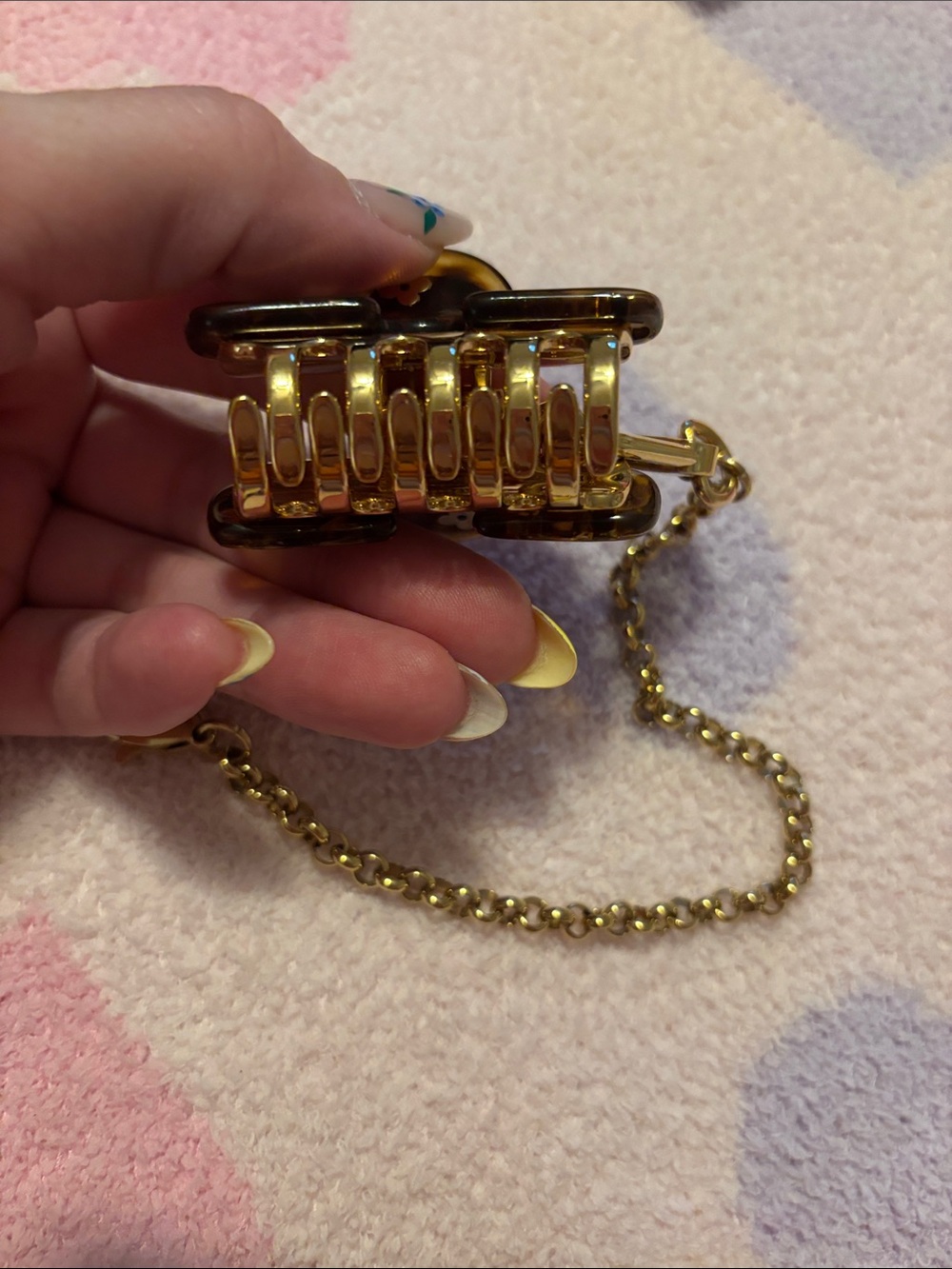 Louis Vuitton tortoiseshell hair clip bag charm- M02911 - Picture 4 of 9